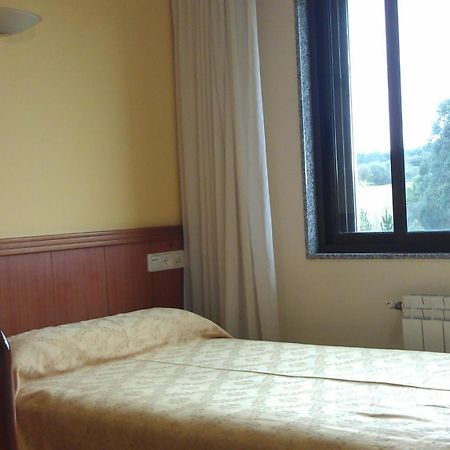 Hostal Restaurante O'Cadaval Frades Szoba fotó