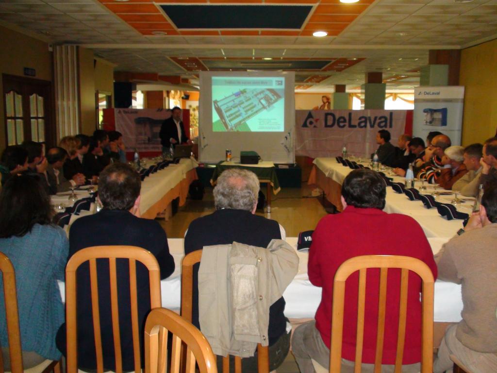 Hostal Restaurante O'Cadaval Frades Kültér fotó